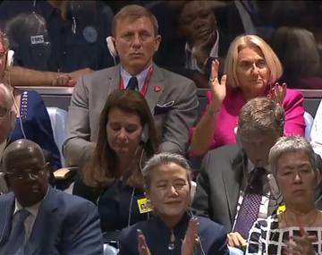 ¿Espían al Papa? El agente 007