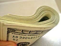 el dolar negro avanzo a $13,59 y el central compro us$20 millones el dolar negro avanzo a $13,59 y el central compro us$20 millones