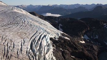 intensa busqueda de un andinista que cayo por una grieta del cerro tronador intensa busqueda de un andinista que cayo por una grieta del cerro tronador
