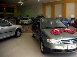 concesionarios acusan a las fabricas de no entregar autos suficientes concesionarios acusan a las fabricas de no entregar autos suficientes