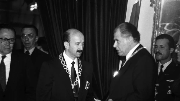 Patricio Aylwin (de Chile) y Carlos Salinas de Gortari (de México)