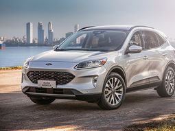 Ford presenta la nueva Kuga Híbrida Titanium