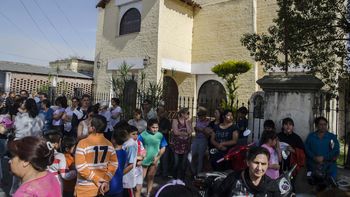 Los fieles piden justicia por la muerte del cura Juan Viroche. Los fieles piden justicia por la muerte del cura Juan Viroche.