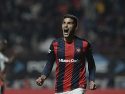 con dos goles de blandi, san lorenzo vencio a river y sigue en la cima con dos goles de blandi, san lorenzo vencio a river y sigue en la cima