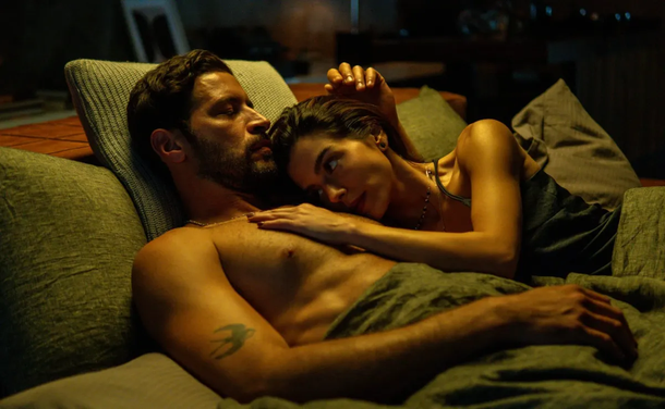 La película de Netflix donde una infidelidad desata una pasión inesperada