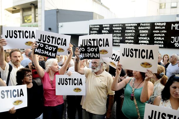 Polémica por la muerte de Nisman: ¿podría probarse un suicidio inducido?