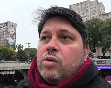 Migraciones deportó a un periodista brasileño que había criticado a Javier Milei en las redes