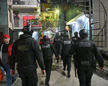 Operativo de control en la villa 31.