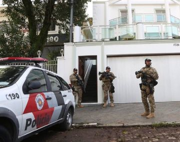 Allanaron la casa de Lula y tuvo que declarar
