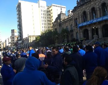 Protesta de trabajadores de supermercados Emilio Luque - Crédito:&nbsp;@eltanomdp86