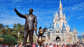 Disney cerrará sus parques de Florida el domingo y el lunes Disney cerrará sus parques de Florida el domingo y el lunes