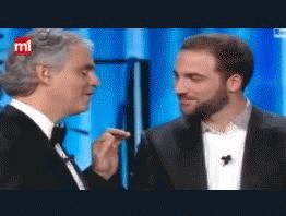Gonzalo Higuaín volvió a quedar en ridículo tras el saludo a Andrea Bocelli