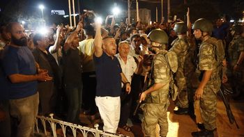 derribaron un helicoptero de los militares golpistas en turquia derribaron un helicoptero de los militares golpistas en turquia