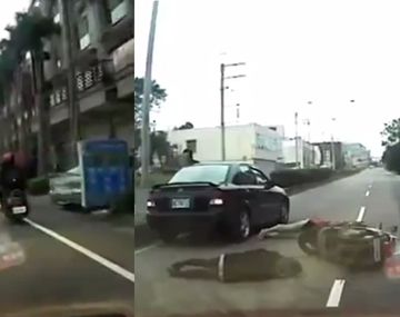 Espectacular accidente de un motociclista
