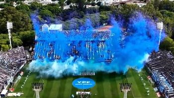asi fue el recibimiento de la hinchada de gimnasia para el clasico con estudiantes asi fue el recibimiento de la hinchada de gimnasia para el clasico con estudiantes