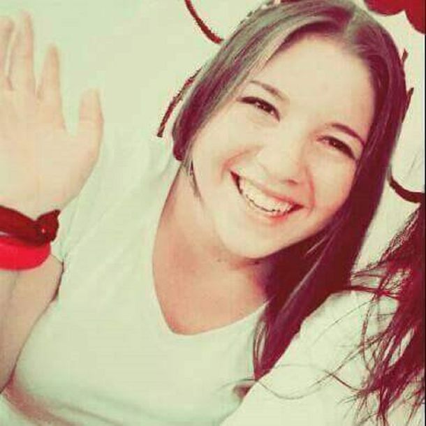 Era abanderada, faltó una semana a la escuela y la encontraron muerta en su casa