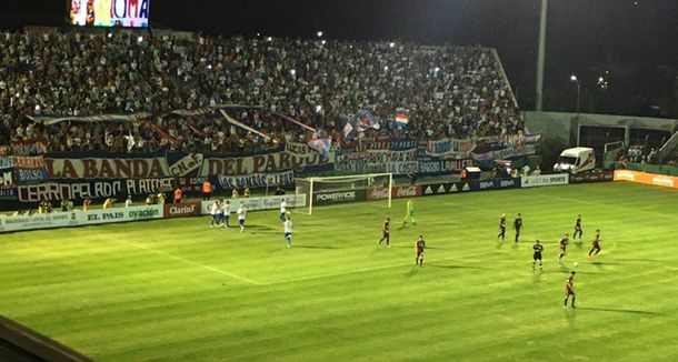 River la pasó mal con Nacional en Uruguay, logró empatar pero luego perdió en los penales