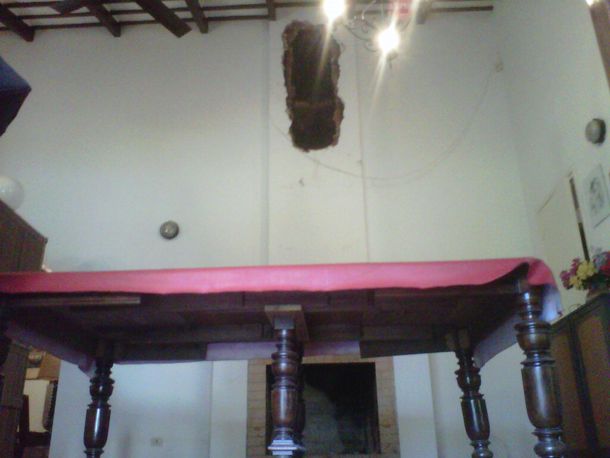 Encuentran el cadáver de un ladrón atrapado en la chimenea