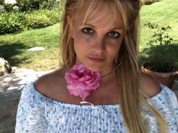 Britney Spears sigue sorprendiendo: al desnudo y ¿en pareja?