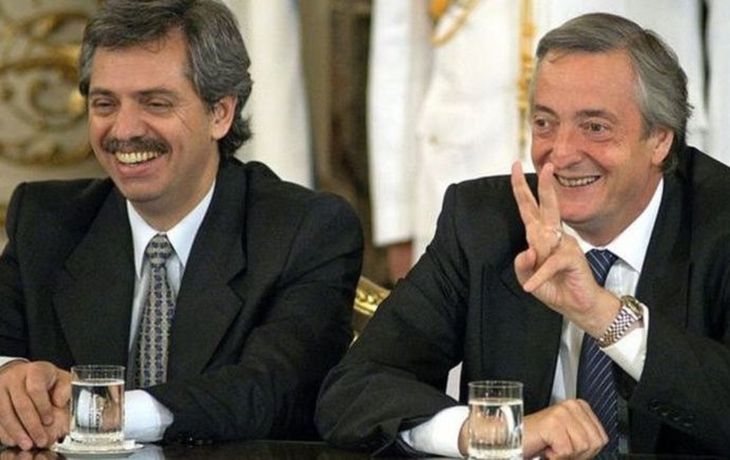 Néstor Kirchner junto a Alberto Fernández en la Casa Rosada.