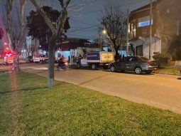 Un motociclista se cortó el cuello con un cable que atravesaba una calle