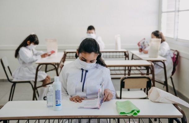 La Ciudad abrirá las escuelas en enero para quienes no aprueben en diciembre