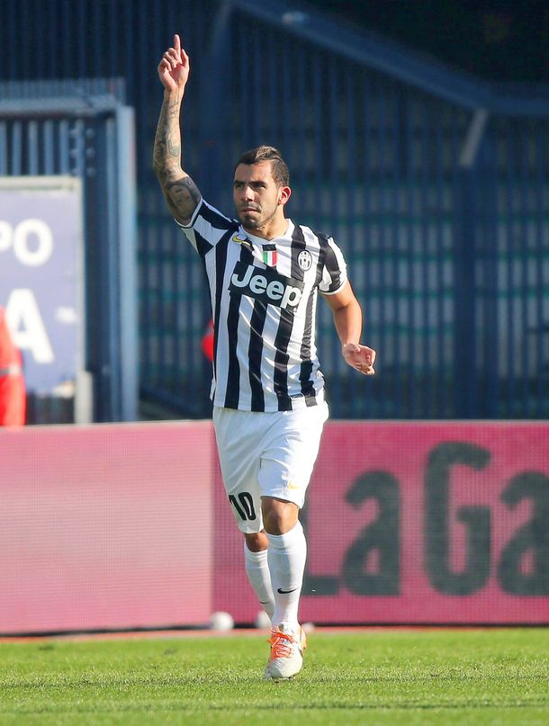 Tevez hizo los deberes para ir a la Selección, pero a la Juve le empataron al final