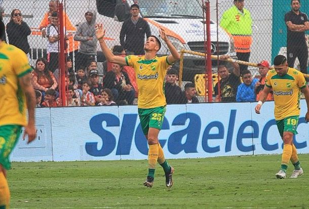 Defensa y Justicia ganó 2-0 y complicó a Barracas Central