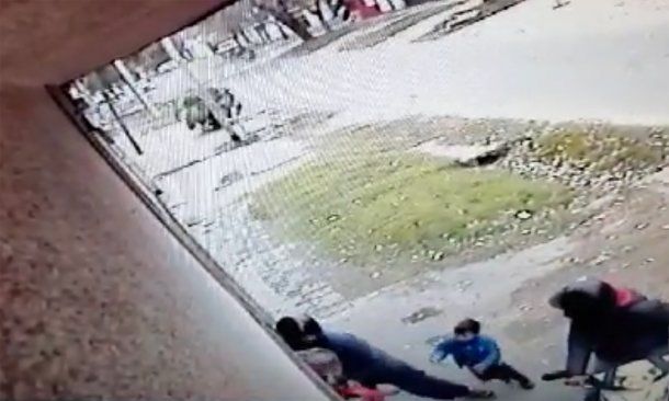 Rosario: nene de 4 años evitó que motochorros le roben a su mamá