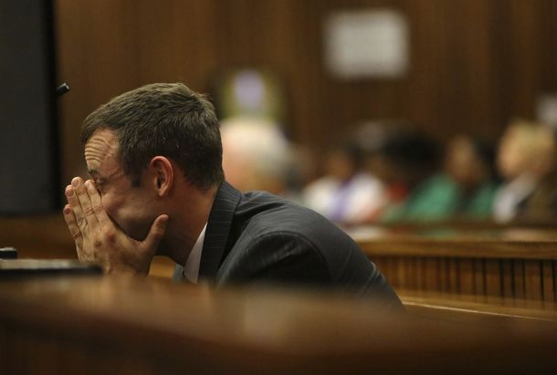 Pistorius, a la familia de su novia asesinada: No puedo imaginar el dolor