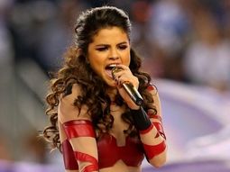 Una cantante pop padece una difícil enfermedad crónica