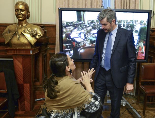 Denuncian a Gabriela Michetti y a Marcos Peña por contrataciones irregulares