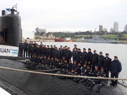 La última foto conocida hasta ahora de la tripulación completa del ARA San Juan. La última foto conocida hasta ahora de la tripulación completa del ARA San Juan.