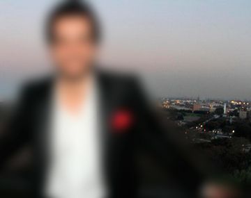 Gracias a mi personaje de gay me compré más de un auto