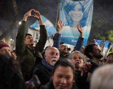 Una multitud fue a saludar a Cristina