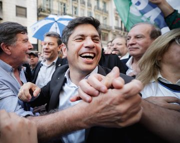 Kicillof celebró el doble rechazo a los vetos de Milei: El pueblo está de pie