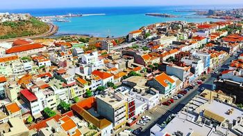Cabo Verde es un país formado por varias islas en el océano Atlántico. Cabo Verde es un país formado por varias islas en el océano Atlántico.