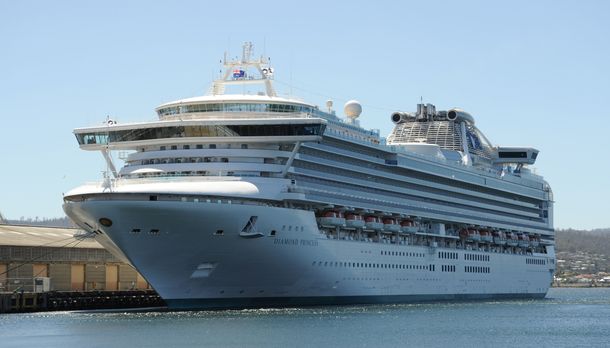 El crucero está varado en el puerto de Yokohama