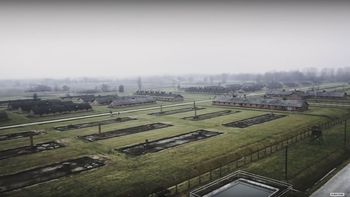 video: como es el campo de exterminio nazi auschwitz visto desde un drone video: como es el campo de exterminio nazi auschwitz visto desde un drone