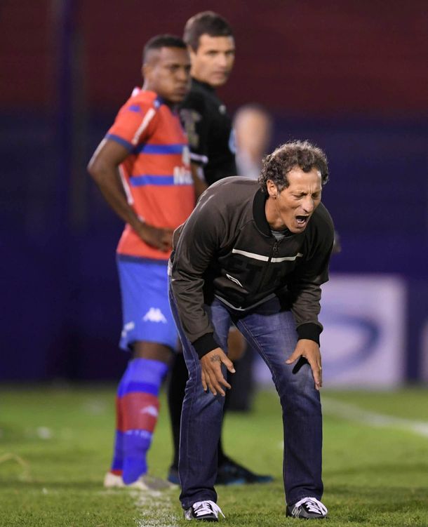 El DT tuvo un flojo comienzo de año y no resistió