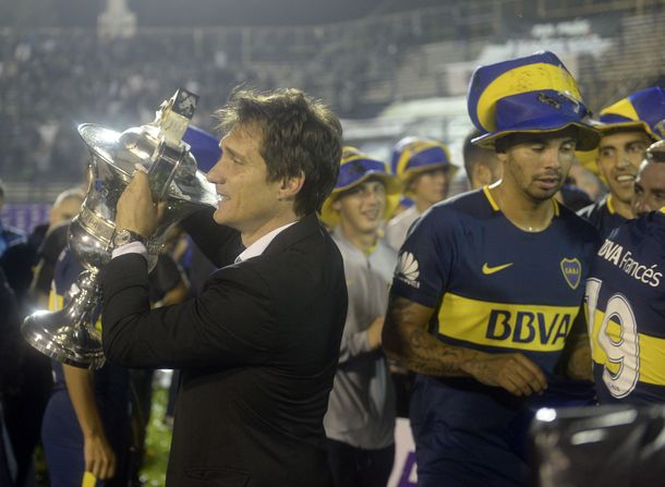 Guillermo Barros Schelotto festejando el bicampeonato