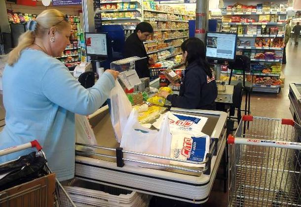 La trampa de los súper para no informar sobre las compras de $1.000