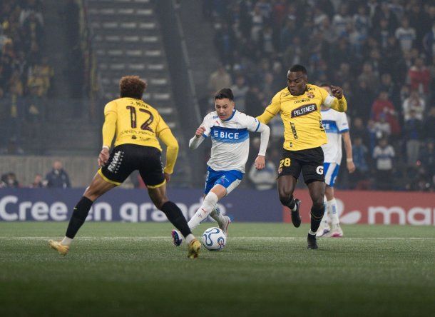 El resultado entre Universidad Católica y Barcelona de Ecuador complicó a Boca.