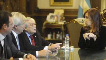 la uia pide una reunion con cristina kirchner y que las paritarias no se desborden la uia pide una reunion con cristina kirchner y que las paritarias no se desborden