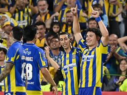 Di María erró un penal, pero Central venció a Libertad y lidera su grupo