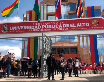 Se desplomó baranda mientras hacían una asamblea universitaria: al menos tres muertos