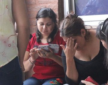 La familia del corazón de Valentino rezando por su vida