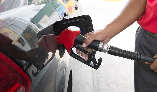A pesar de las medidas para aliviar el bolsillo, la nafta podría subir hasta un 10% en mayo