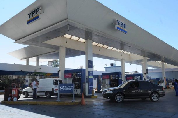 Los combustibles subirían entre 2 y 5 por ciento esta quincena