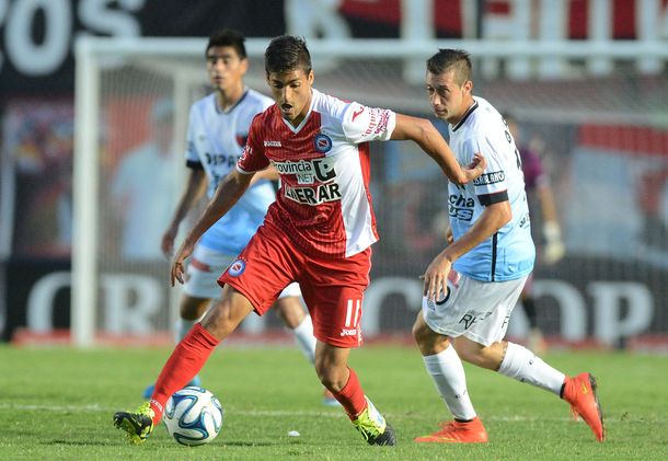 Argentinos ganó en Santa Fe y se metió en zona de ascenso